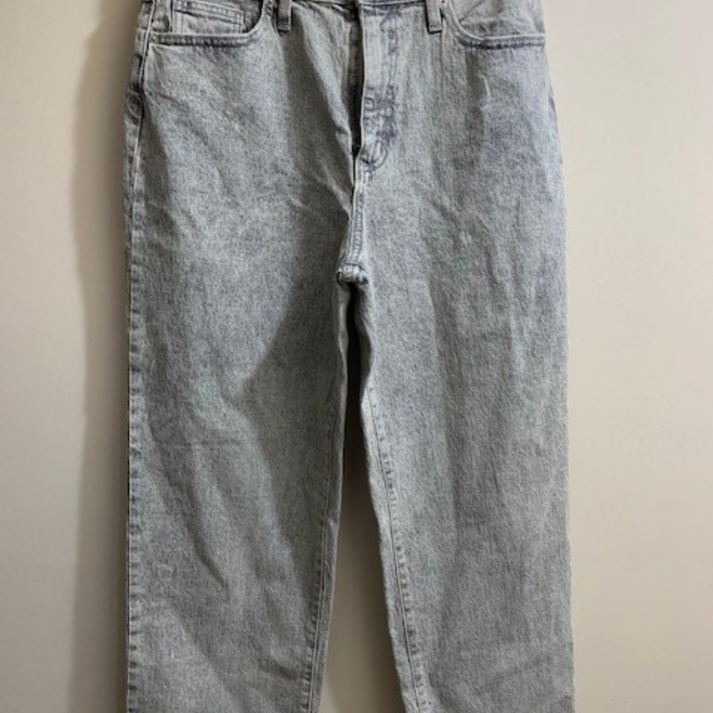 NWT Woman's grey Straight leg jeans 12 reg